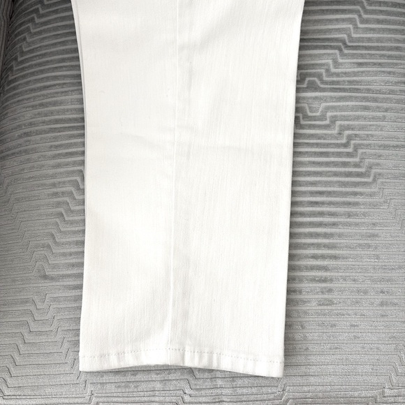 NYDJ White Straight Ankle 5 Pocket Jeans. Stitch Detailing. Size 16 - Picture 4 of 10